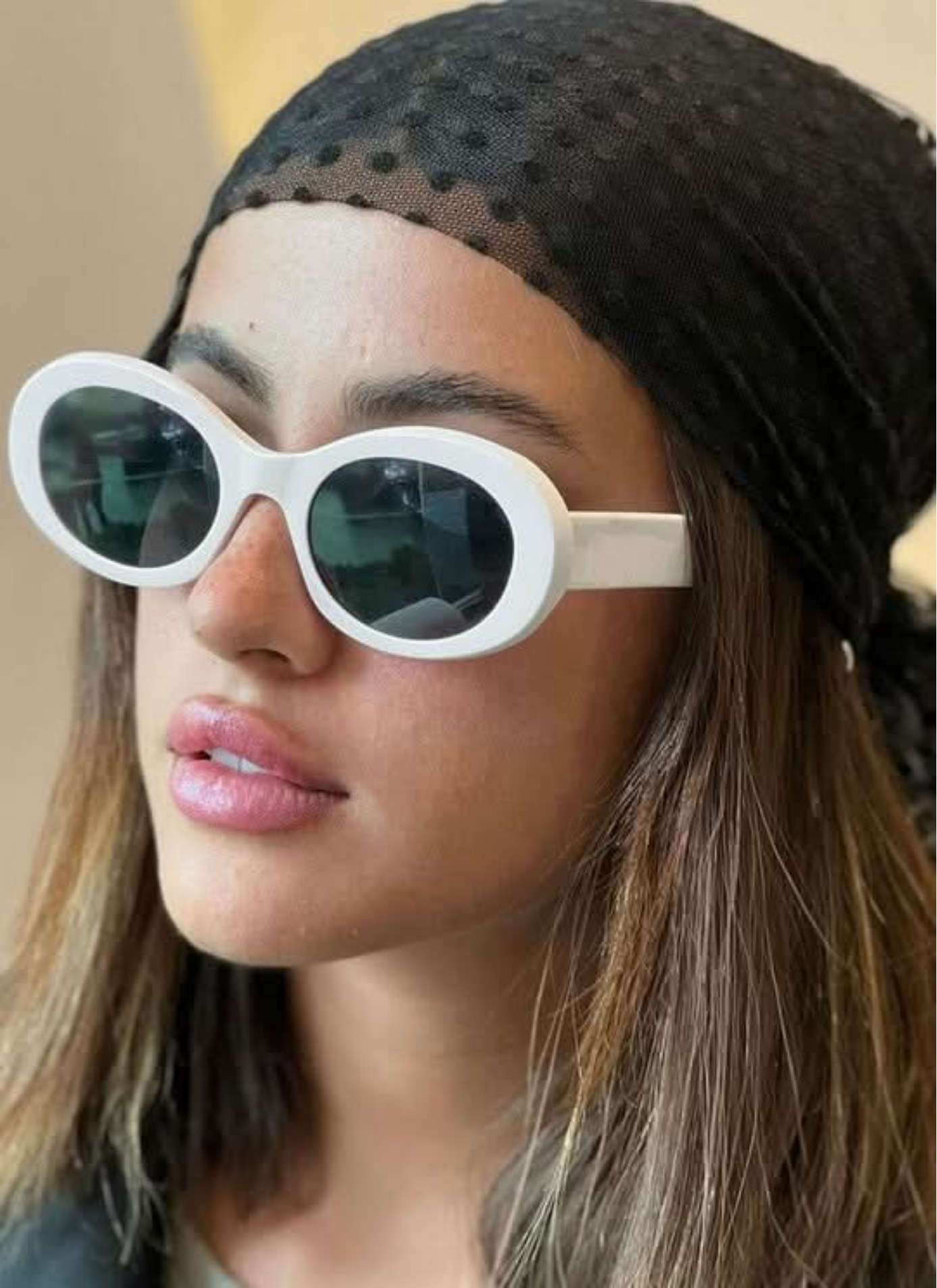 Lunettes de Soleil Ovales Oversize – Monture Noire au Style Rétro Chic