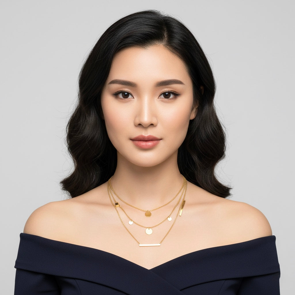 Collier chaînes superposées doré, porté