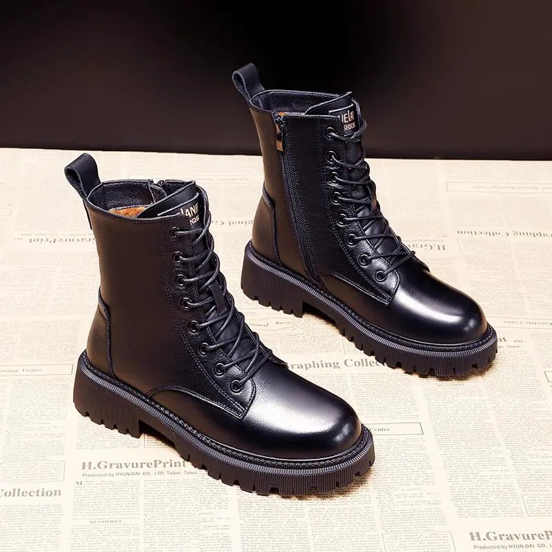 Bottes d'hiver en cuir noir femme, vue portée
