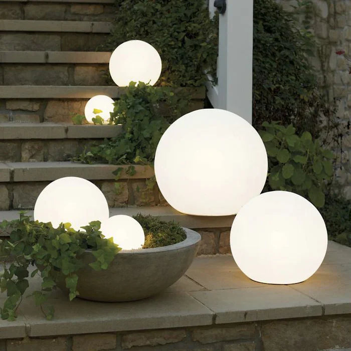 Lampe sphère LED de jardin rechargeable