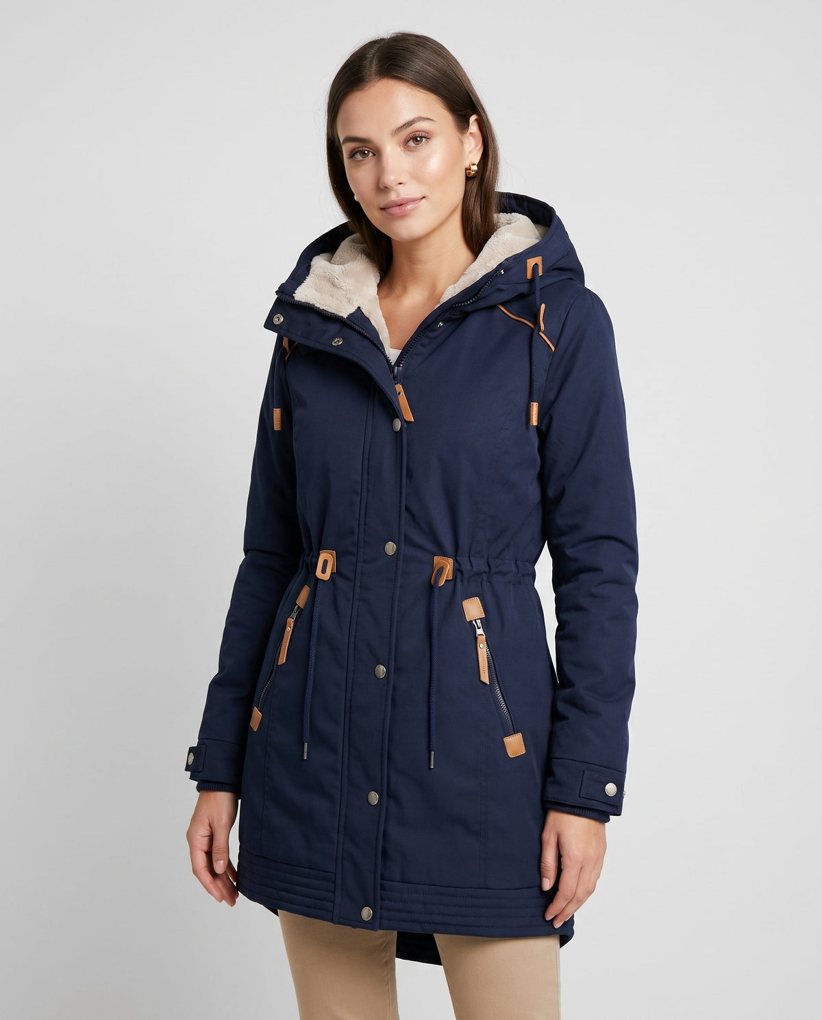 Parka femme à capuchon, coloris bleu, vue studio
