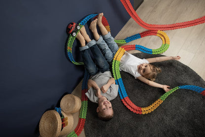 Gros plan sur les rails flexibles du circuit