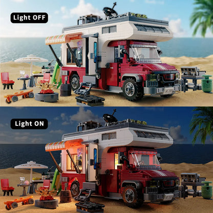 Camping-car en briques de construction, éclairage LED éteint puis allumé pour comparaison