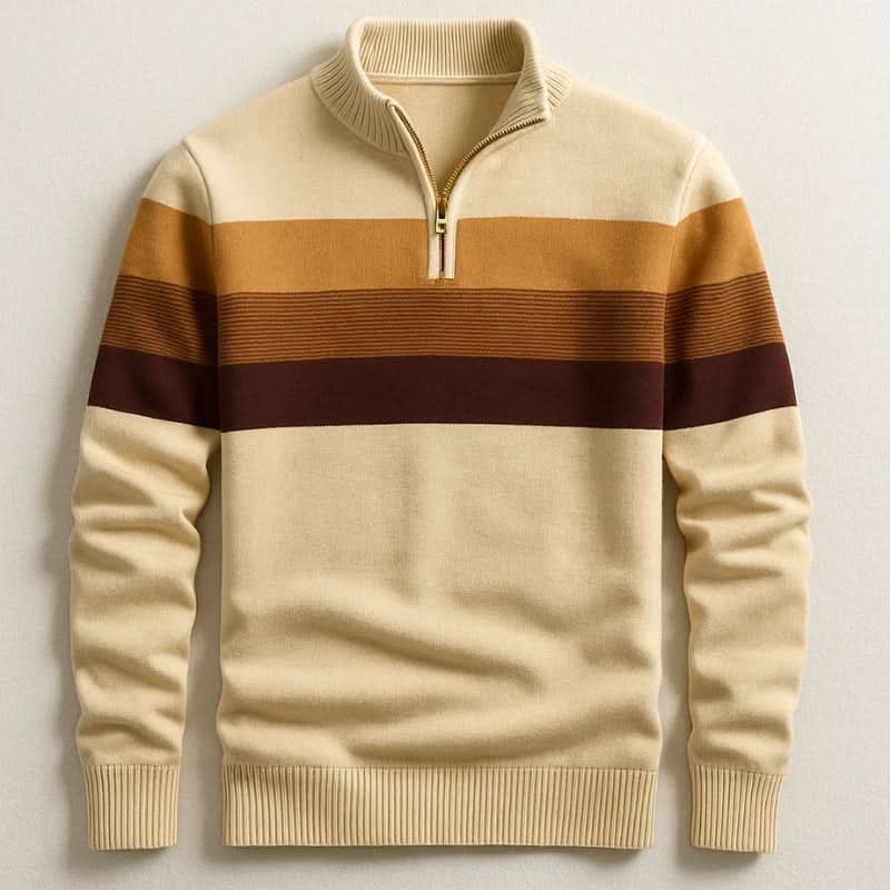 Pull rayé marron, vue de face