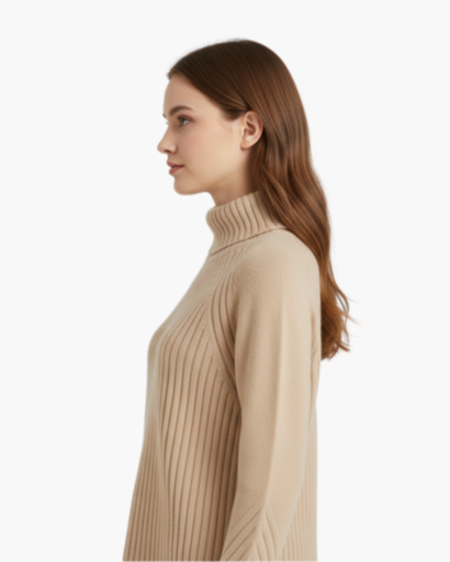 Pull femme col roulé tricot structuré beige, vue portée