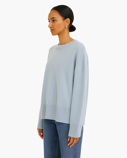 Pull Oversize Femme Col Rond Maille Unie bleu clair - vue de côté - Melvoire