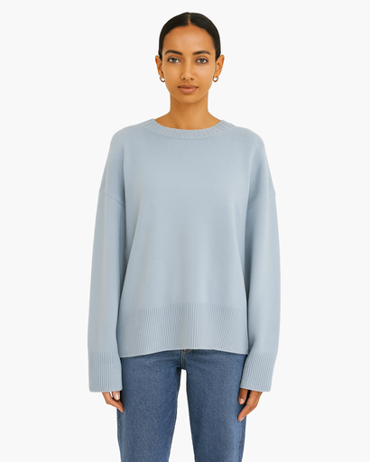 Pull Oversize Femme Col Rond Maille Unie bleu clair - vue de face - Melvoire