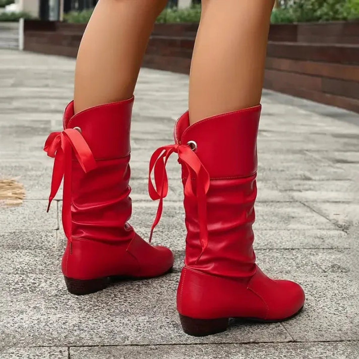 Bottines mi-mollet froncées femme, coloris rouge, vue portée