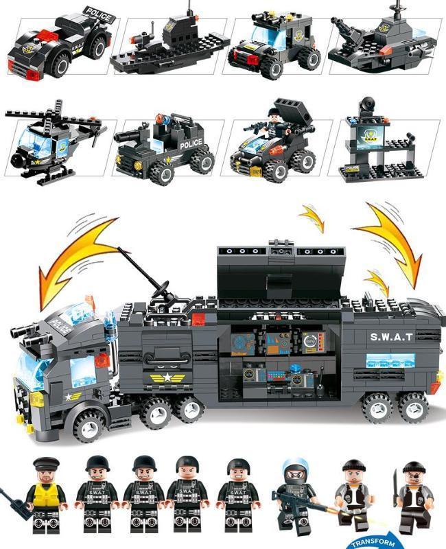 Camion de police et véhicules accessoires avec flèches illustrant les pièces mobiles
