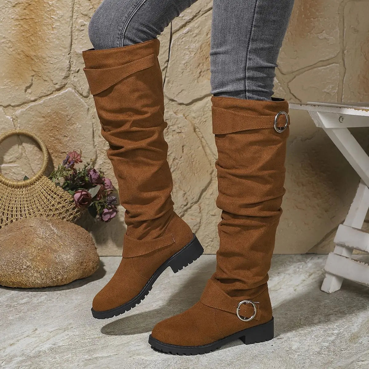 Bottes genou hautes en simili-suede avec détail boucle