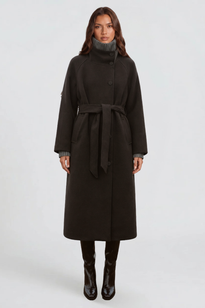 Manteau en laine à ceinture avec silhouette droite