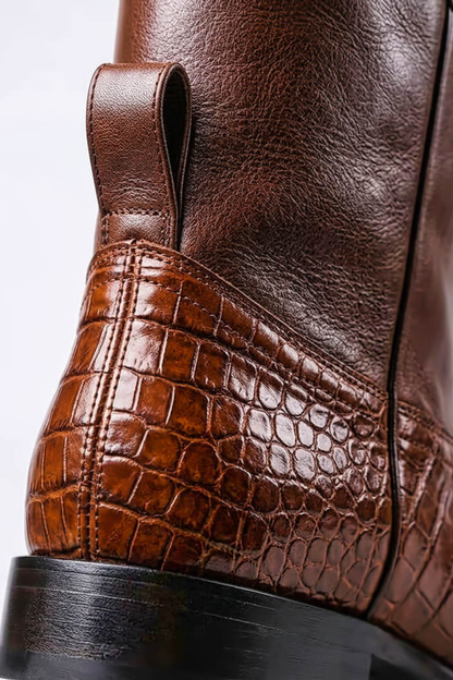 Bottes en cuir vintage texturé femme, détail de la texture du cuir
