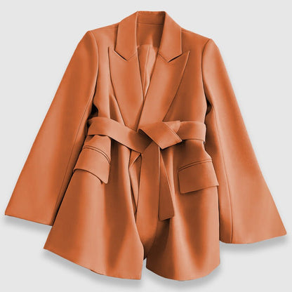 Blazer en polyester beige à manches cape et ceinture, vue de face