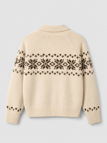 Gilet en maille pour femme, détail du col montant