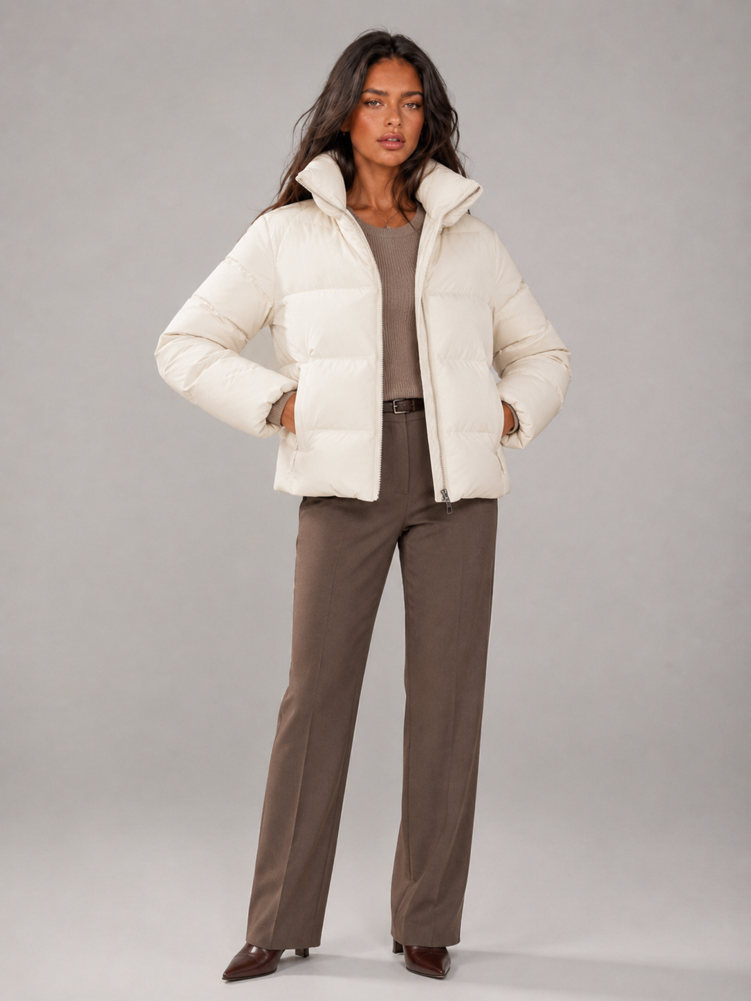 Veste pour femme à fermeture éclair et ceinture, vue de dos