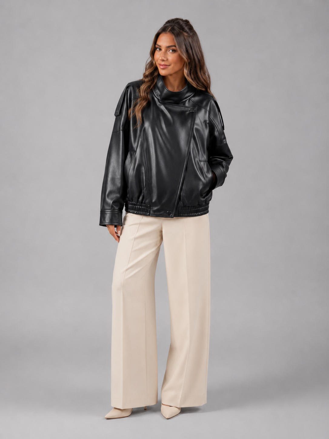 Veste bomber en cuir synthétique, teinte noire