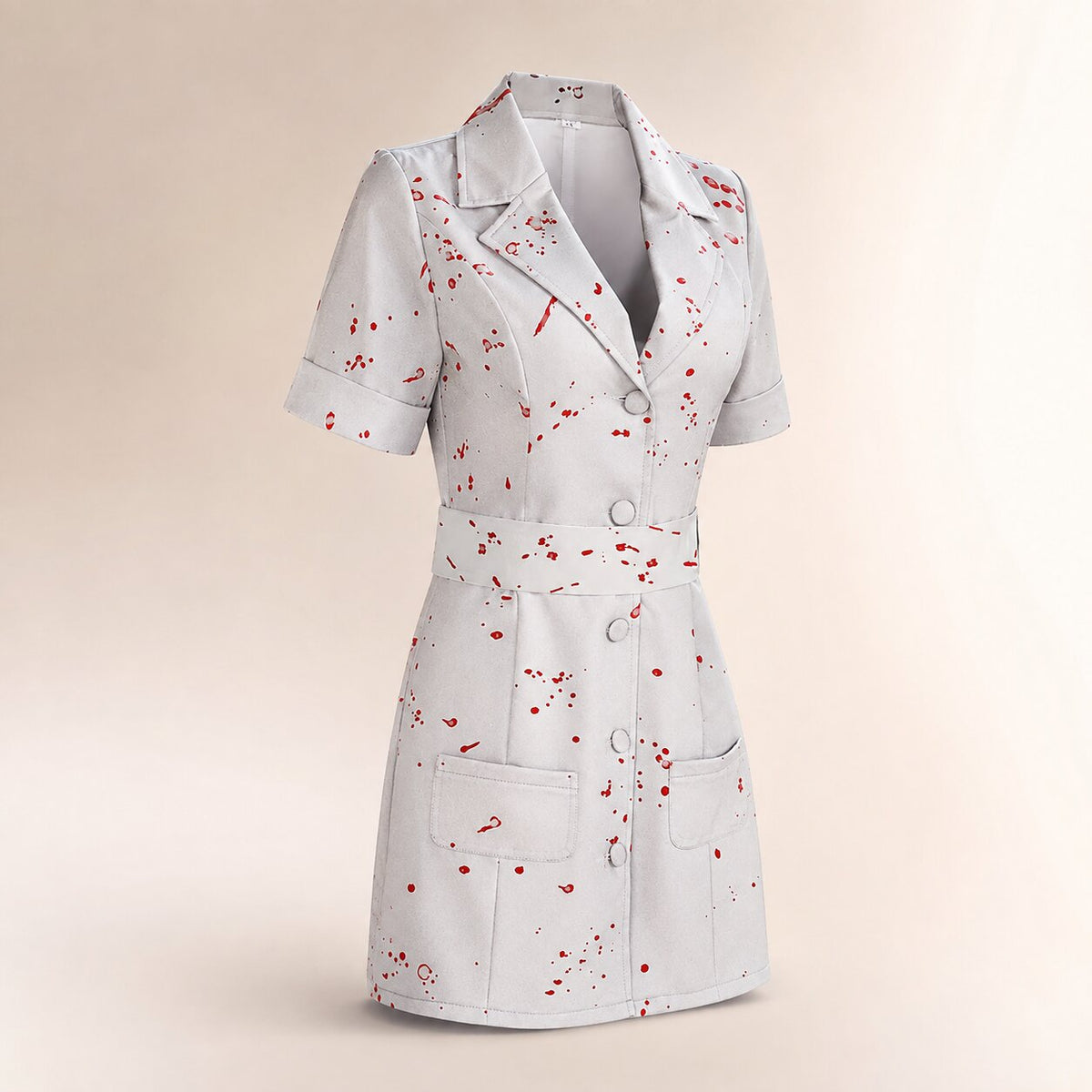 costume d'infirmière ensanglantée, sur mannequin
