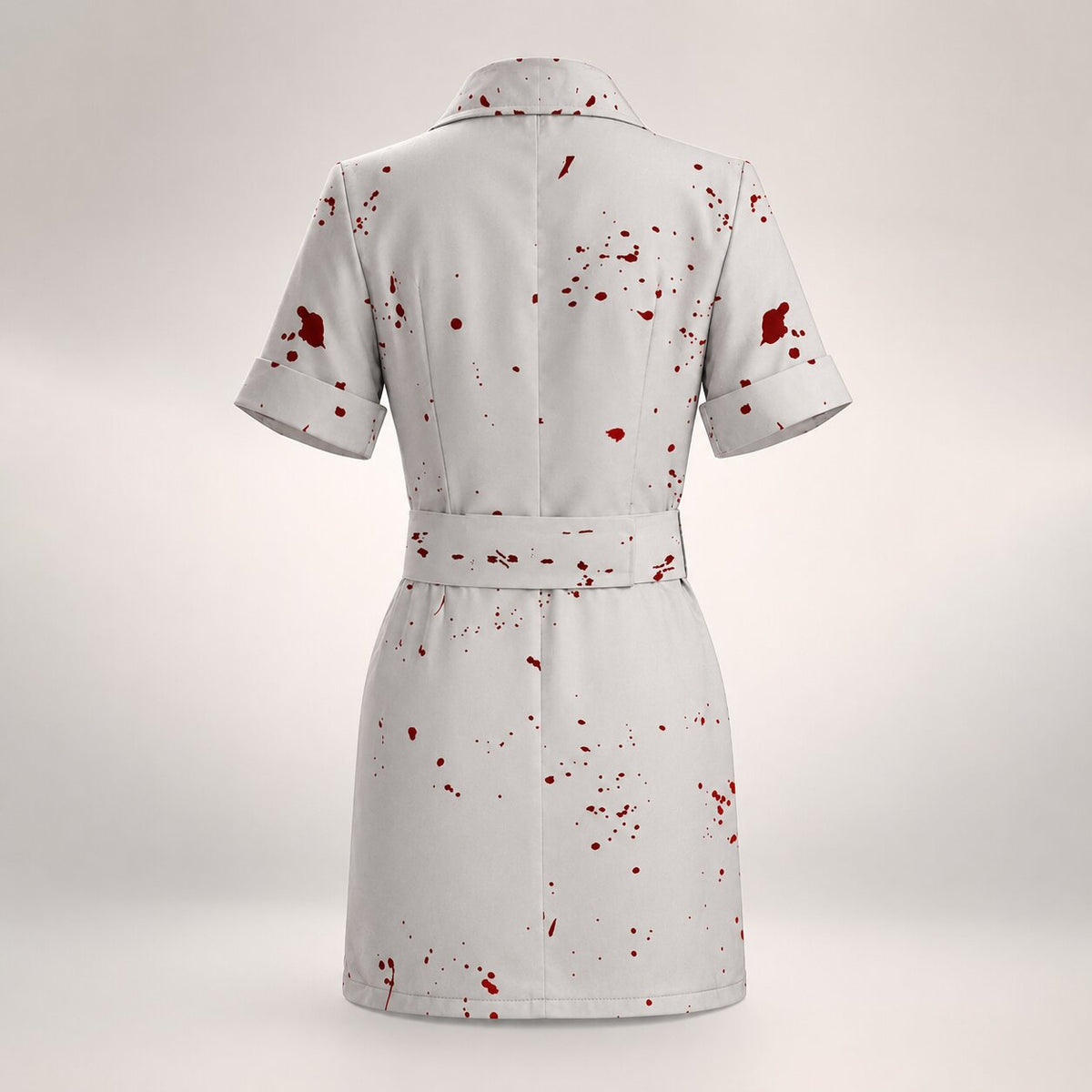 costume d'infirmière ensanglantée, sur fond noir