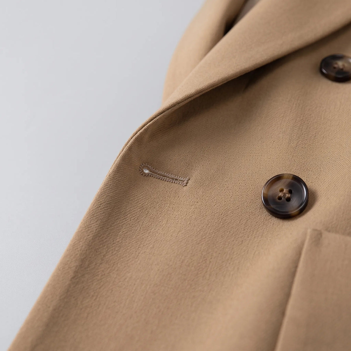 costume pour femme 2 pièces, détail du blazer