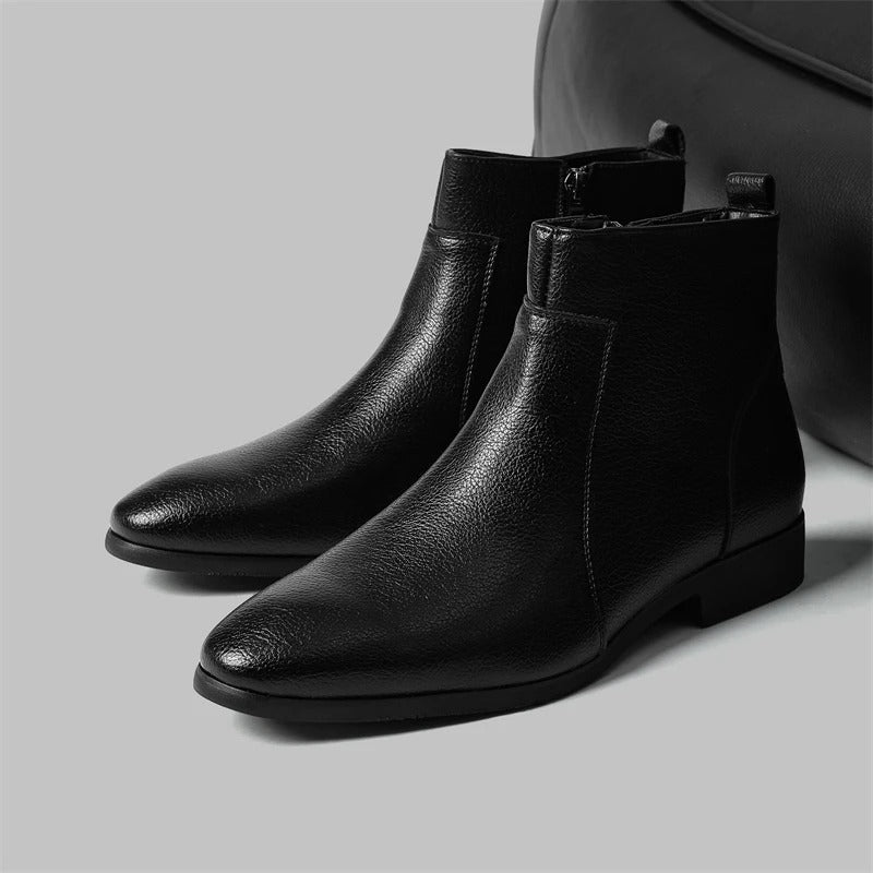 bottes en cuir noires, avec une ombre