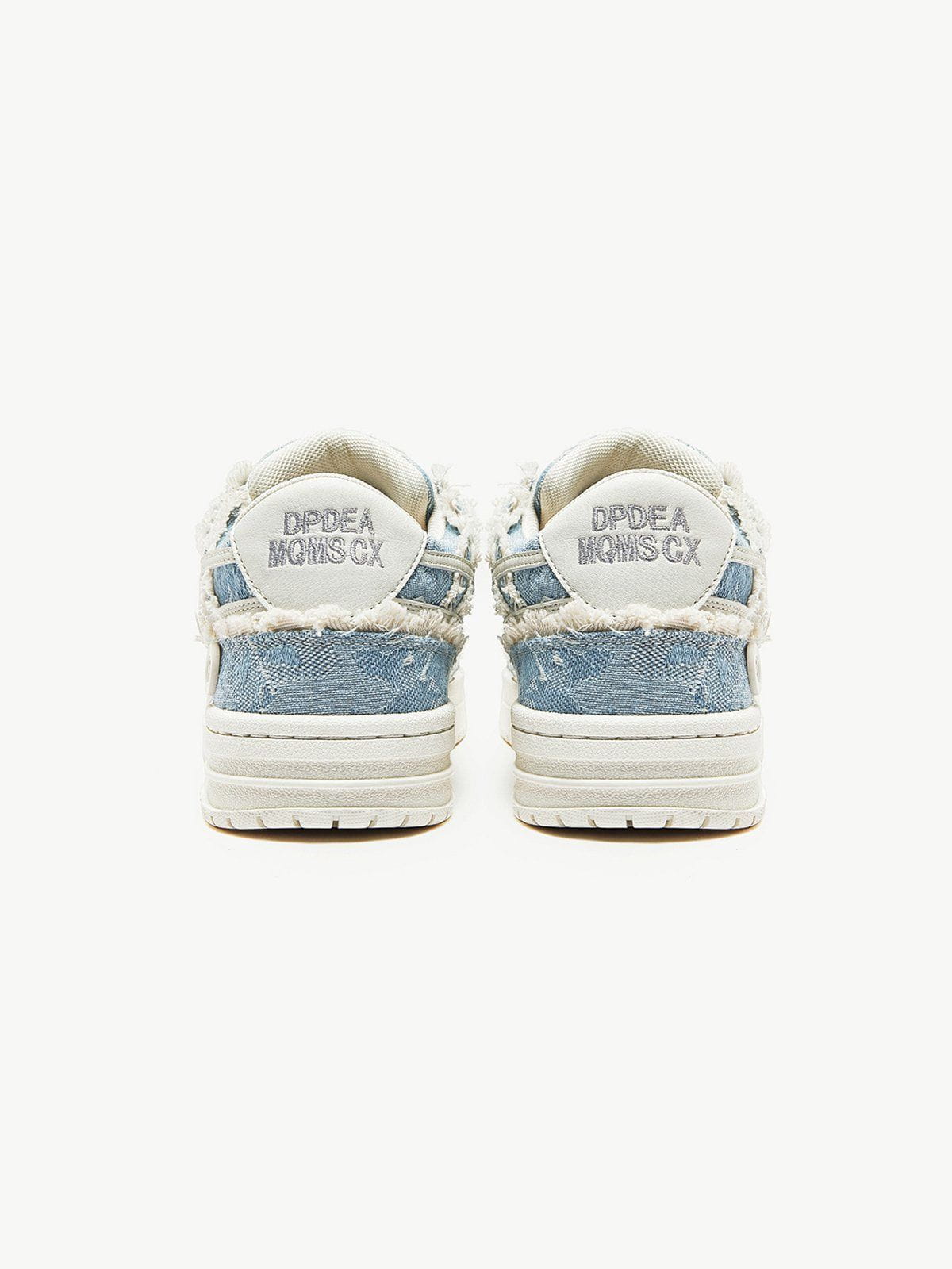 Baskets homme bleues effet denim vues de dos, languette de talon et semelle épaisse
