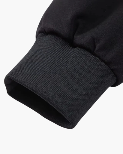 Veste matelassée homme à capuche portée en ville