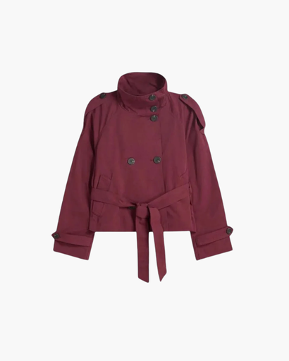 Blazer femme coupe trench-fit porté au bureau