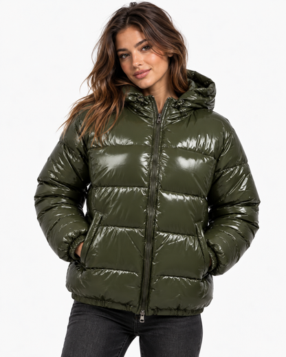 Doudoune femme brillante matelassée, détail du tissu brillant matelassé