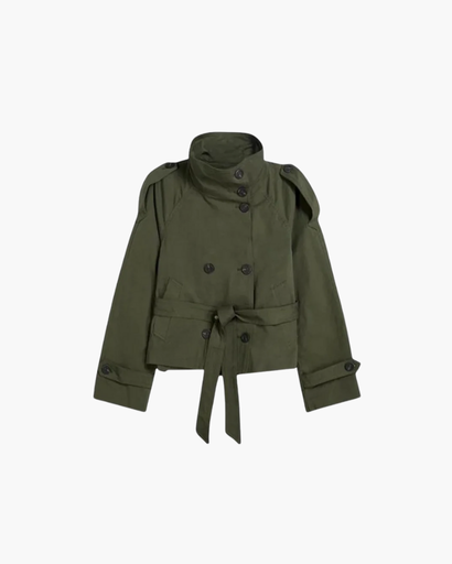 Blazer femme coupe trench-fit porté au bureau