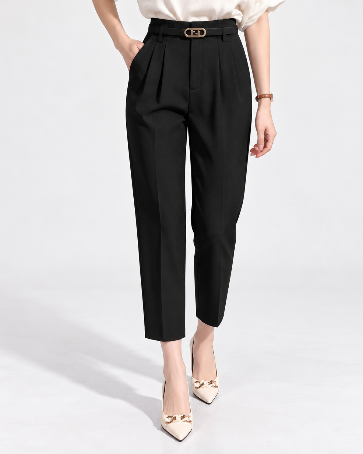 pantalon tailleur femme noir taille haute avec ceinture, vue de face