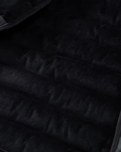 Veste matelassée homme à capuche portée en ville