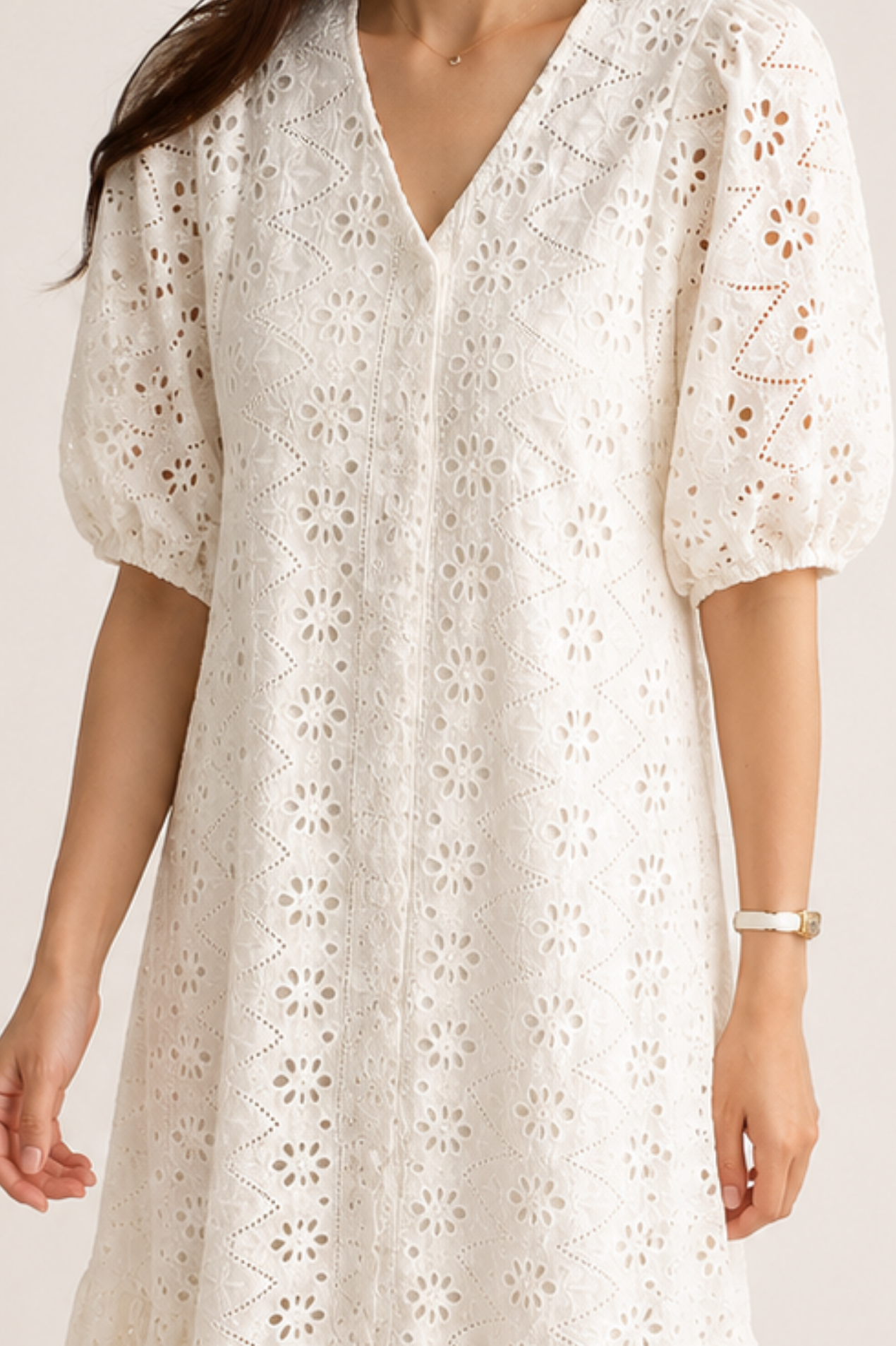 Robe Maxi Brodée Femme – Col V, Coupe Longue Fluide & Style Bohème