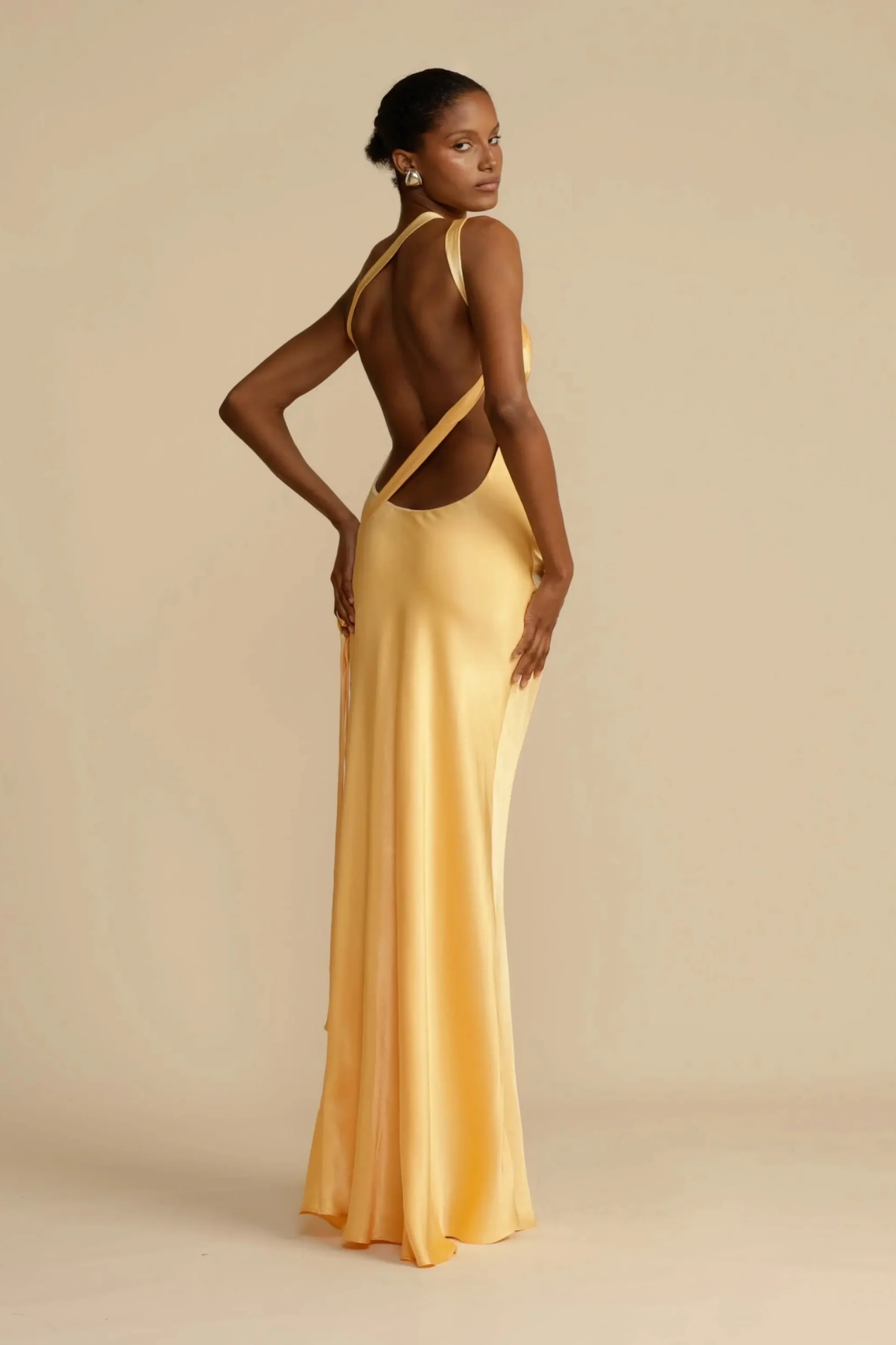 Abito lungo da donna in raso – Abito elegante asimmetrico monospalla