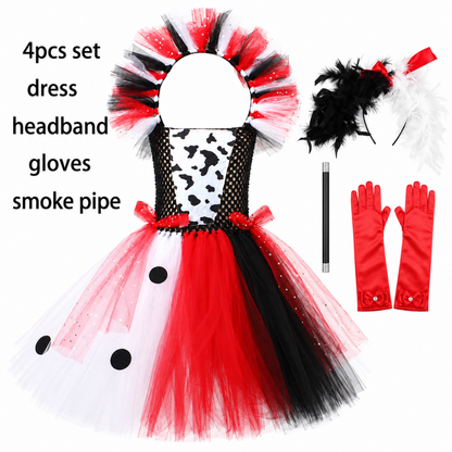 Costume à taches porté avec headband, gants et canne