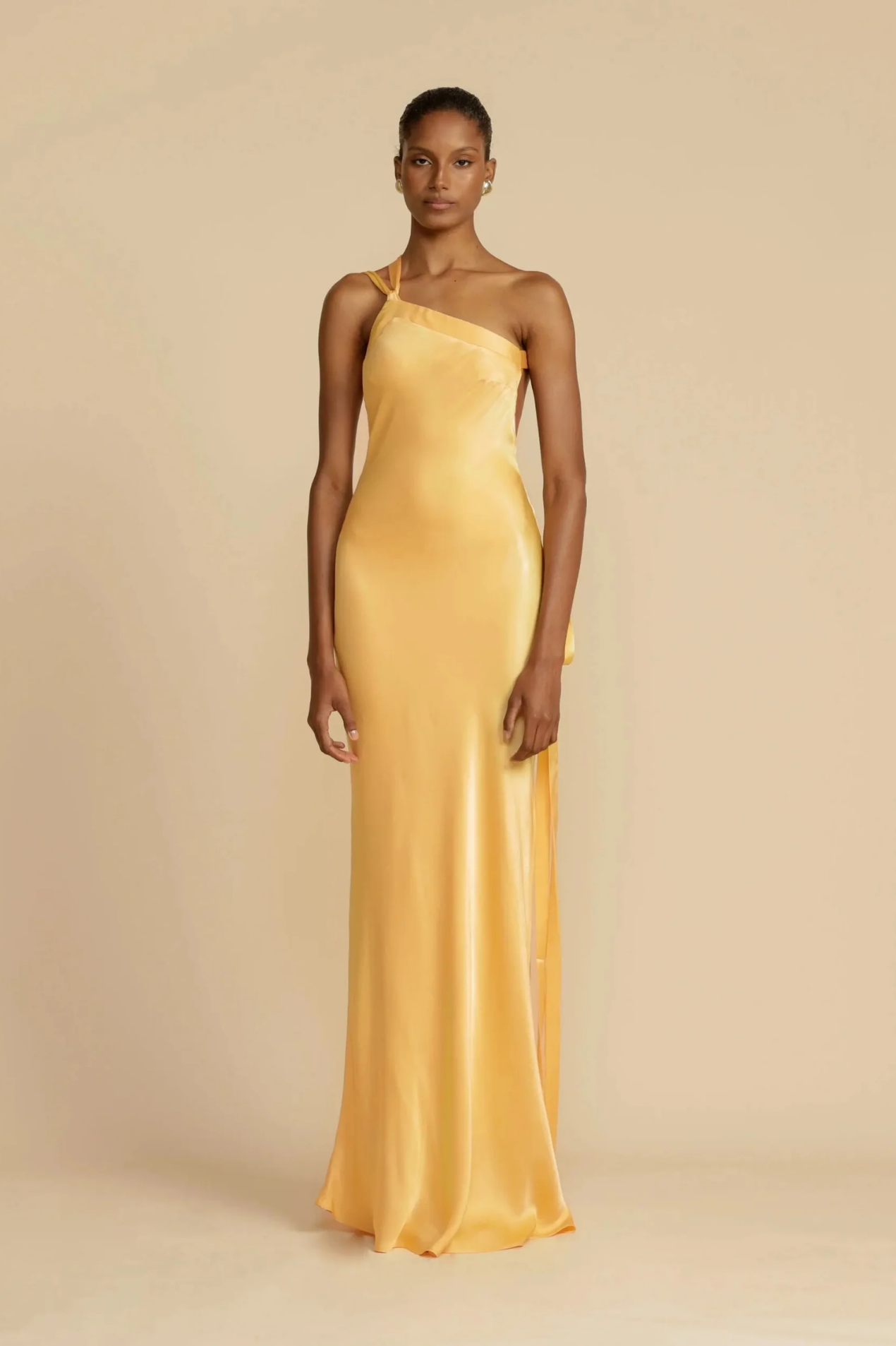 Abito lungo da donna in raso – Abito elegante asimmetrico monospalla
