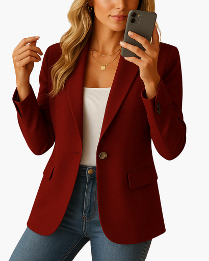 Blazer femme à col tailleur porté au bureau
