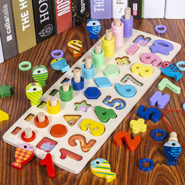 Enfants jouant avec le plateau Montessori pêche et maths en bois