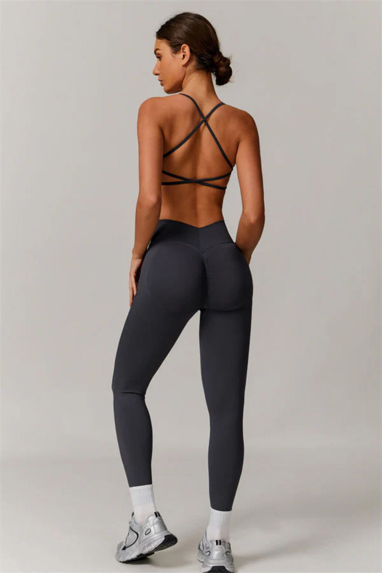 Completo Sportivo Donna Seamless – Reggiseno a Fascia con Incrocio sulla Schiena e Leggings Modellanti