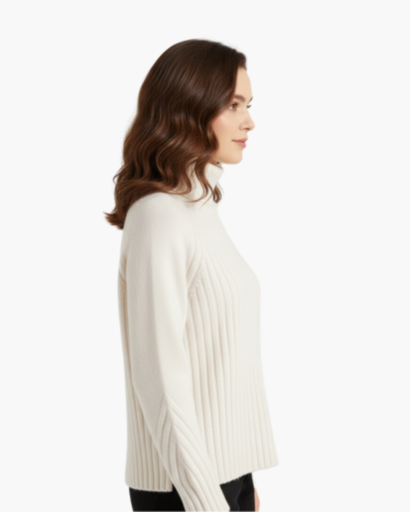 Pull femme col roulé tricot structuré blanc, vue portée