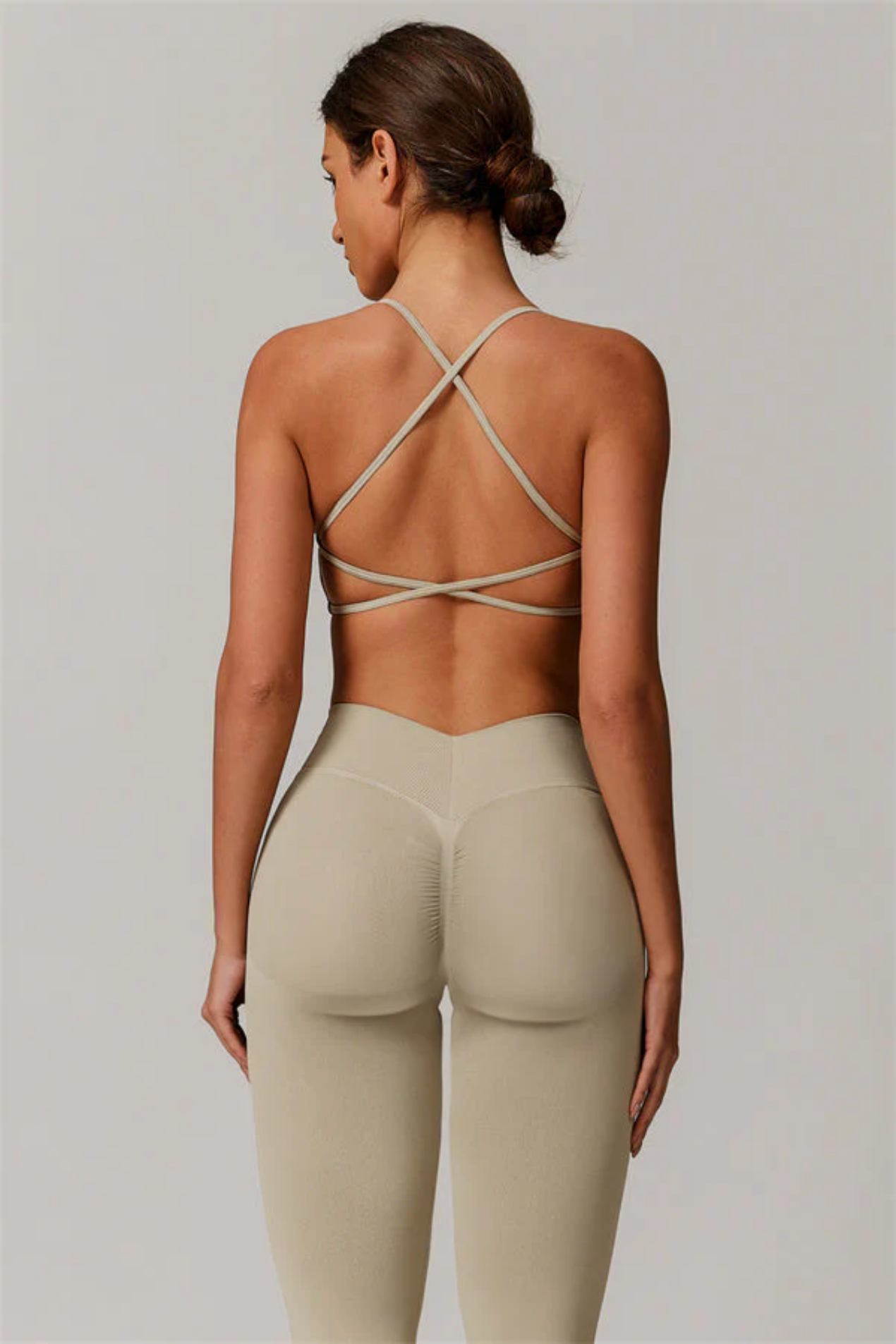 Completo Sportivo Donna Seamless – Reggiseno a Fascia con Incrocio sulla Schiena e Leggings Modellanti