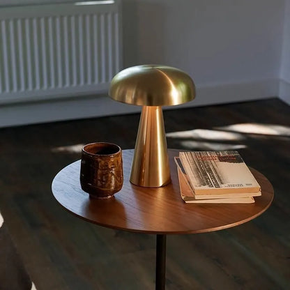 Lampe champignon Fuméa, allumée