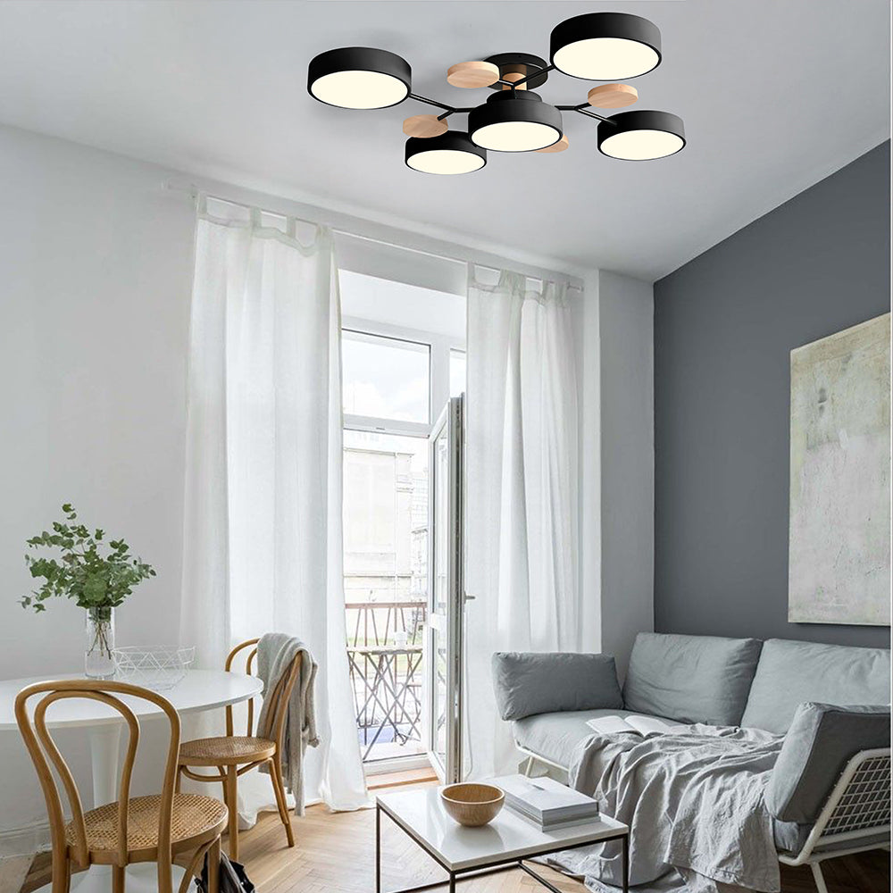 Suspension LED circulaire dans une salle à manger