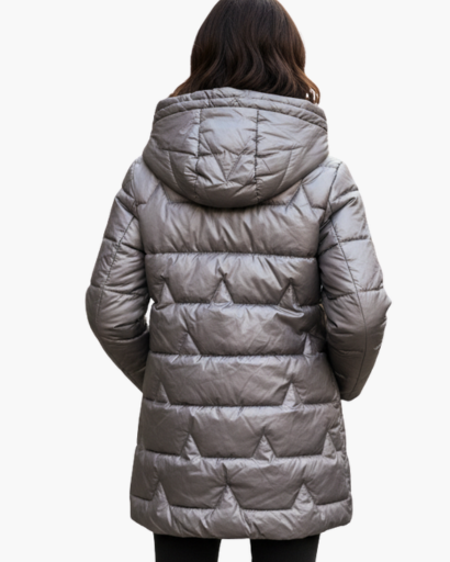 Doudoune longue femme brillante portée en hiver