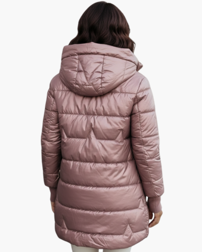 Doudoune longue femme brillante portée en hiver
