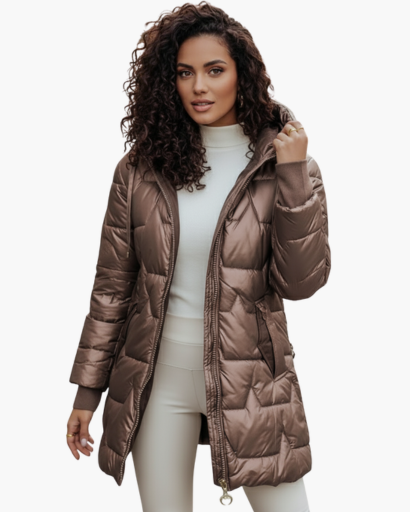 Doudoune longue femme brillante portée en hiver