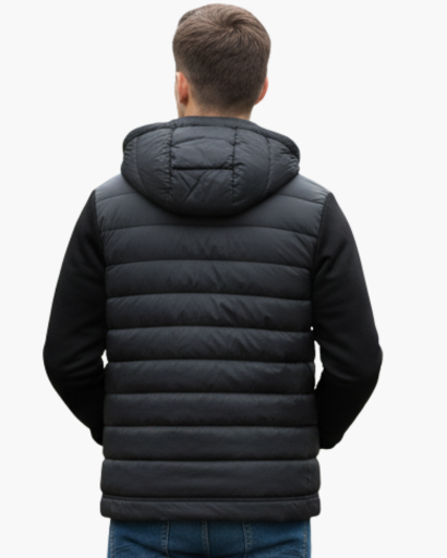 Veste matelassée homme à capuche portée en ville