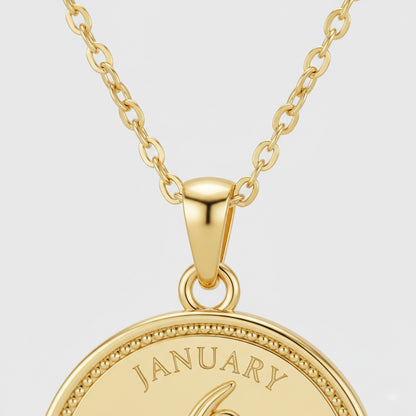 Collier médaille fleur de naissance janvier, détail