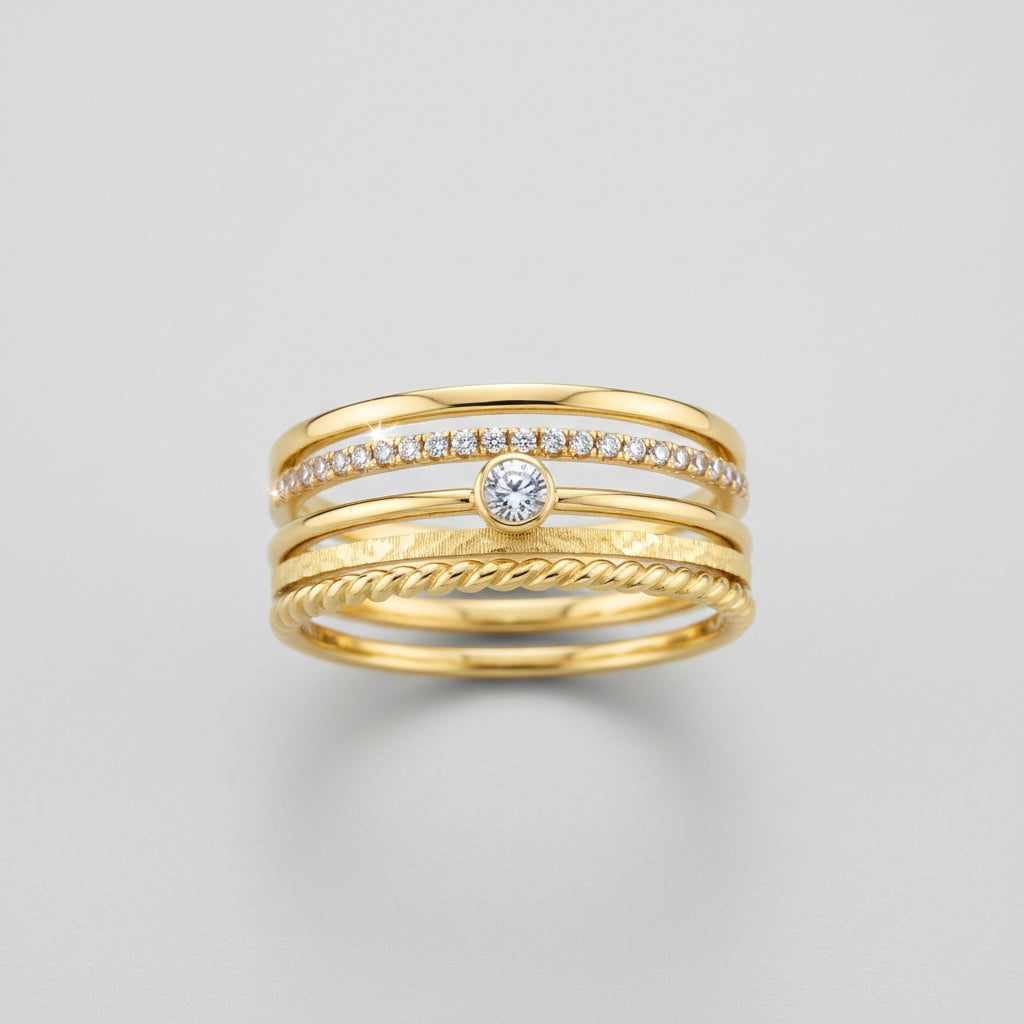 bague empilable ton doré zircons, vue portée main