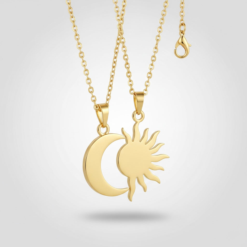 Collier soleil et lune doré, vue de face