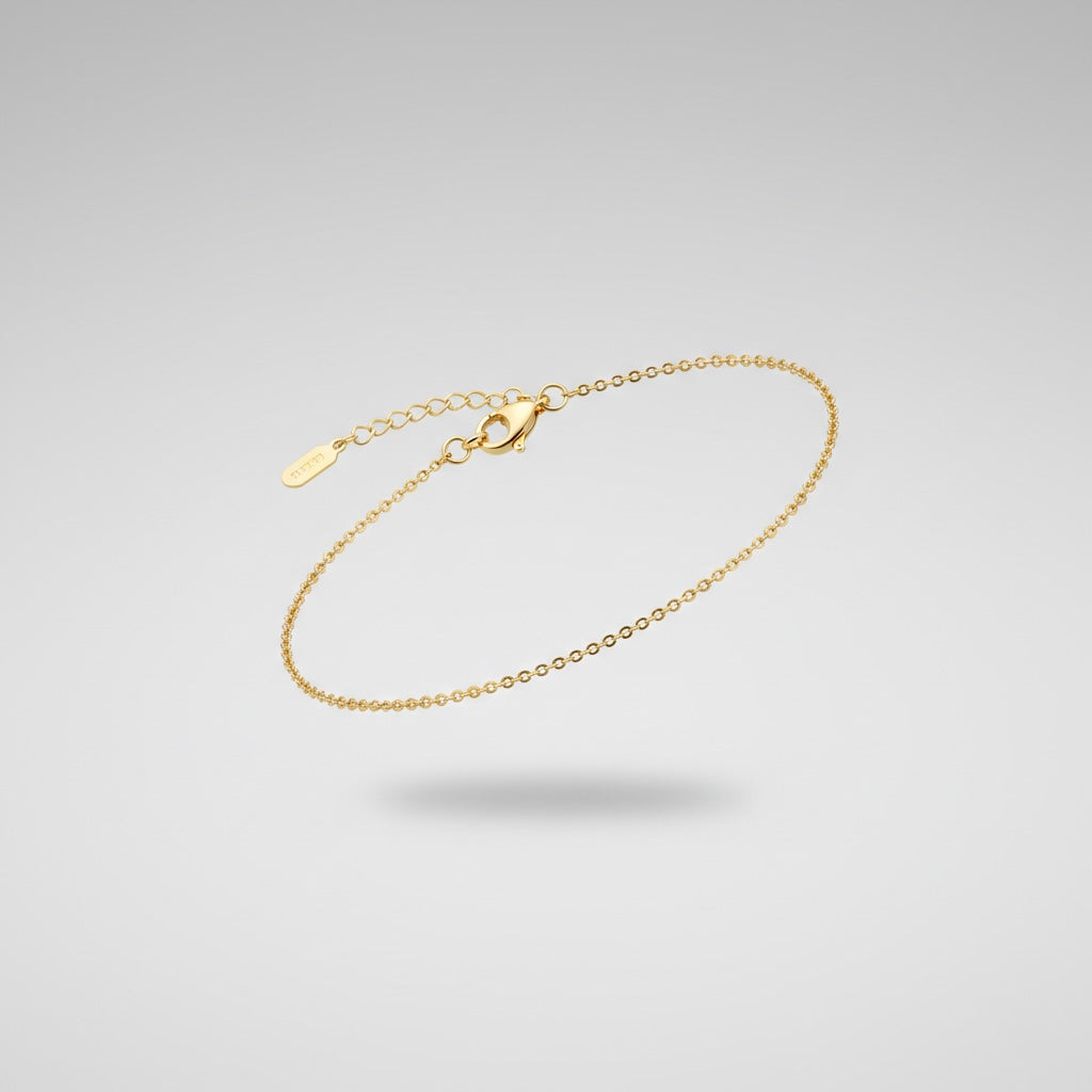 bracelet chaîne dorée femme, vue portée poignet